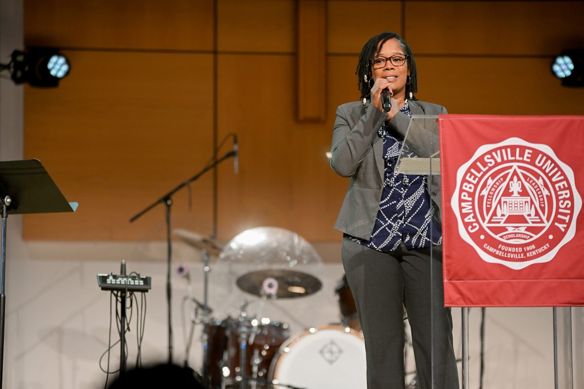 At CU’s recent chapel, LaWanda Hazard encouraged Campbellsville University students to stay the course by continuing to serve Christ, even in a world filled with sin and distraction, and to never give up on their dreams. 